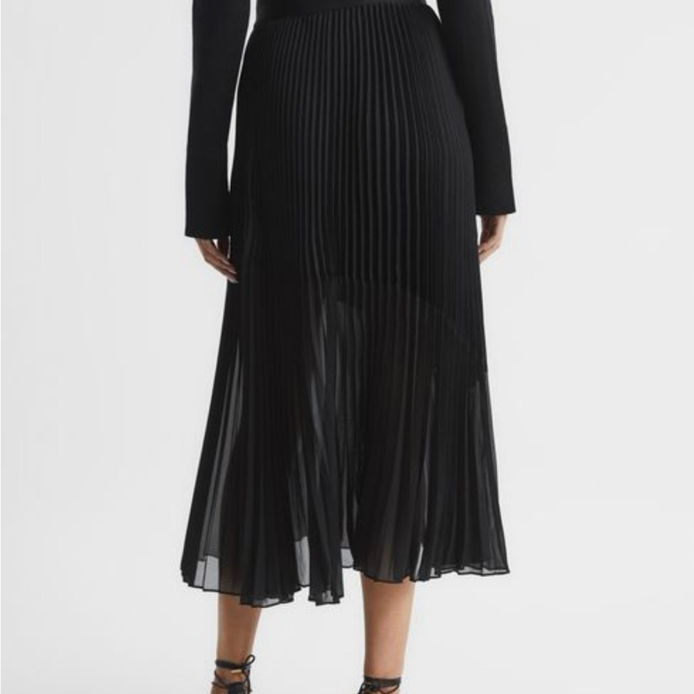 New with tag REISS Brand Black Pleated Skirt Size10 Midi Length Belt Side Zipper